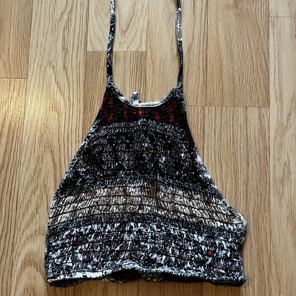 Urban outfitters backless halter crop top, size Xs - Picture 2 of 3